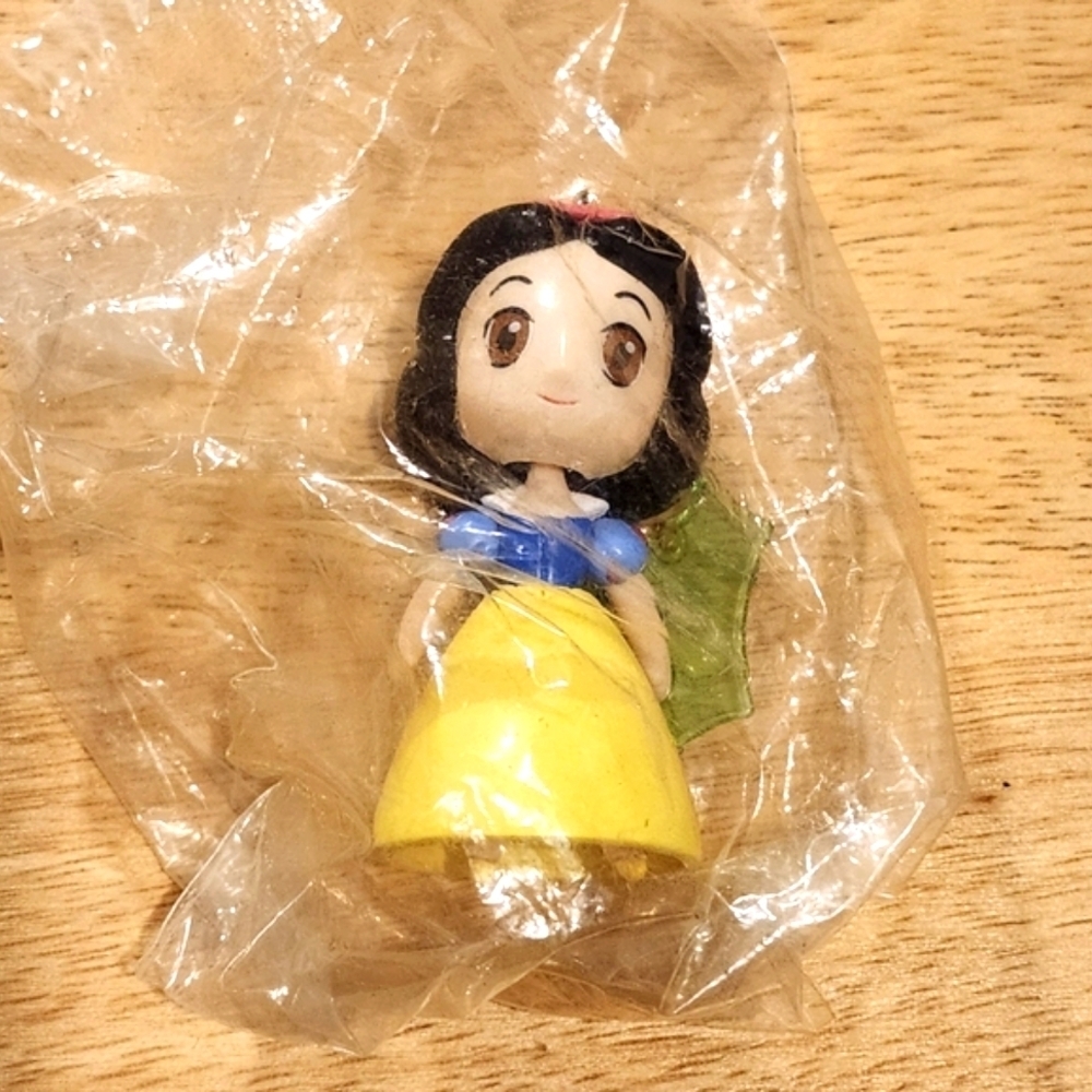 *4 for $30* Snow White Figure Charm Clip - Purse Pal Pet - Keyring
